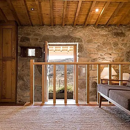 Quinta Da Portela - Casa Visconde Arneiros - By Rowdhouses Couette-café Lamego