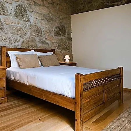 Quinta Da Portela - Casa Visconde Arneiros - By Rowdhouses Couette-café Lamego