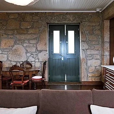 Quinta Da Portela - Casa Visconde Arneiros - By Rowdhouses Couette-café Lamego