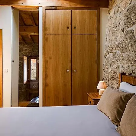Quinta Da Portela - Casa Visconde Arneiros - By Rowdhouses Couette-café Lamego