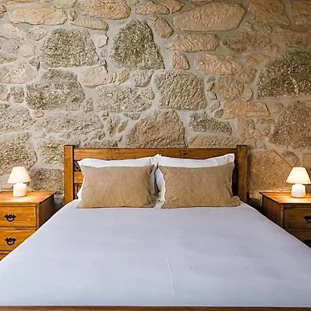 Quinta Da Portela - Casa Visconde Arneiros - By Rowdhouses Couette-café Lamego