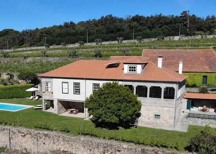Quinta Da Portela - Casa Visconde Arneiros - By Rowdhouses Couette-café Lamego