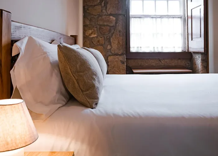 Couette-café Quinta Da Portela - Casa Visconde Arneiros - By Rowdhouses