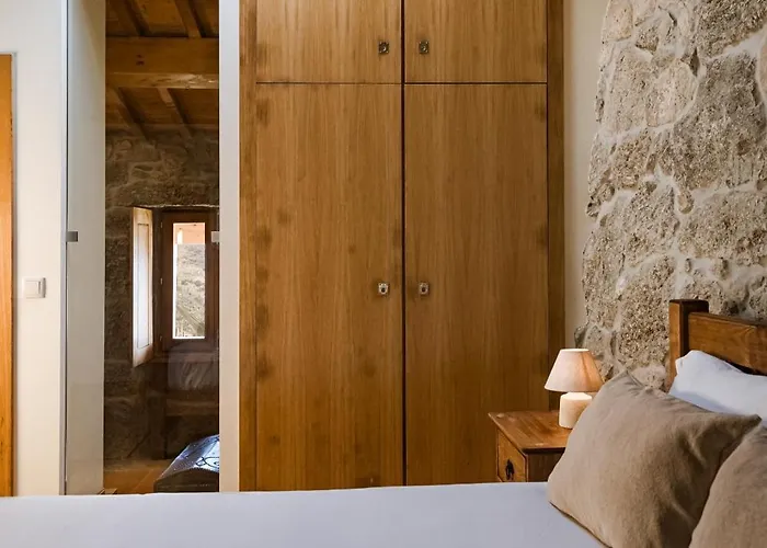 Alojamento de Acomodação e Pequeno-almoço Quinta Da Portela - Casa Visconde Arneiros - By Rowdhouses Lamego