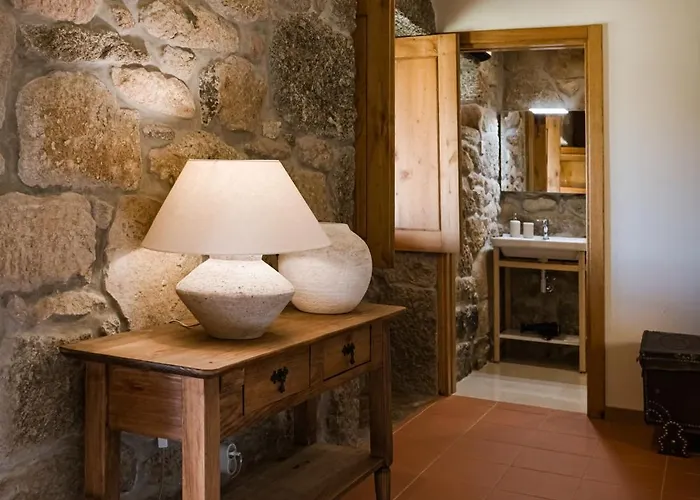 Quinta Da Portela - Casa Visconde Arneiros - By Rowdhouses Alojamento de Acomodação e Pequeno-almoço