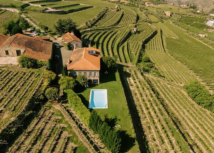Quinta Da Portela - Casa Visconde Arneiros - By Rowdhouses Couette-café Lamego